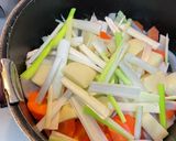 余り野菜で♪ほっこり豚汁。作り方3写真