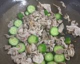 【梅肉】豚肉とキュウリの梅肉炒め作り方4写真