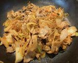 豚キムチをカリッと焼きそばに乗せて作り方5写真