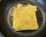 豚キムチをカリッと焼きそばに乗せて作り方2写真