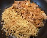 豚キムチをカリッと焼きそばに乗せて作り方6写真