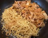豚キムチをカリッと焼きそばに乗せて作り方6写真