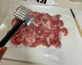 こま切れ肉で❣️しっかり味肉巻きおにぎり作り方6写真