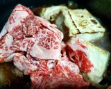 迷ったらコレ!!肉と豆腐だけの肉豆腐作り方1写真