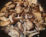 簡単☆お手軽きのこのガリバタ炒め丼作り方9写真