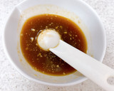 旨み凝縮♪鶏もも肉と春雨のタイ風炒め作り方3写真