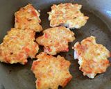 カニカマと鶏ミンチのミニハンバーグ♪作り方3写真