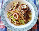 イカと舞茸の塩バター焼きそば♪作り方1写真