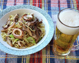 イカと舞茸の塩バター焼きそば♪作り方5写真