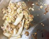 少し余った　餃子の餡の　バタボン炒め作り方1写真