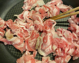 丼やお弁当に♪豚バラとえのきの甘辛炒め作り方2写真