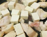 今治焼豚玉子飯のタレ活用●鶏肉&豆腐炒め作り方2写真