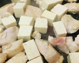 今治焼豚玉子飯のタレ活用●鶏肉＆豆腐炒め作り方2写真