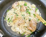 旨み凝縮♪鶏もも肉と春雨のタイ風炒め作り方8写真