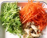 豆苗の入った人参しりしり作り方1写真