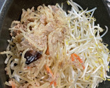 挽き肉とマロニーのもやし炒め作り方9写真