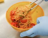完熟トマトのドレッシングで作る冷製パスタ作り方6写真