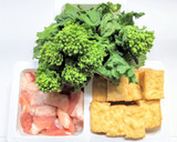 豚バラ肉と菜の花と厚揚げの煮込み作り方1写真