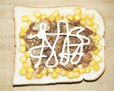 さばの味噌煮缶のコーンマヨトースト作り方3写真