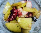 食欲そそる！新じゃがとタコのニンニク炒め作り方5写真