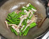 ビールが美味いにんにくの芽とイカの炒め物作り方5写真
