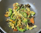 夏野菜ゴーヤと緑黄色野菜とキノコの卵炒め作り方7写真