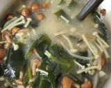 もやしとなめこワカメの味噌汁作り方3写真