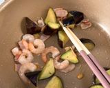 ナスとベーコン　エビのトマトソースパスタ作り方3写真