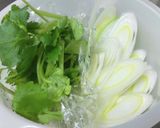 きんぴらごぼう と 鶏挽肉の卵とじ(丼)作り方1写真