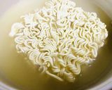 【夜食】シチューの素で豚骨ラーメン風作り方6写真