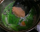 簡単!!ひき肉とにらと落とし卵の味噌汁☆作り方5写真