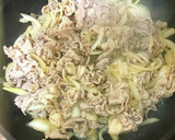 豚こま肉と玉ねぎの照りマヨ（目玉焼き）作り方3写真