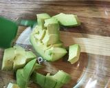 味見で無くなる　アボカドサーモン作り方1写真