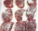 まあ簡単！豚ヒレ肉のマヨ照り焼き♪作り方1写真