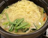 豚骨ラーメンで簡単☆〆まで美味しい餃子鍋作り方8写真