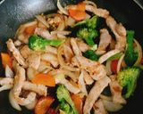 ブロッコリーと豚肉のオイスターソース炒め作り方4写真
