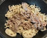 常備菜☆蓮根と豚バラ肉のきんぴら☆作り方4写真