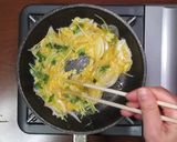 ポン酢で新玉ねぎとカイワレのたまご丼作り方5写真