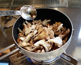 簡単！きのこと焼き鳥の缶詰で混ぜご飯作り方4写真