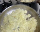 焦茶色の 炒め玉ねぎ 保存用作り方2写真