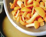大きなナメコとニラの味噌汁★時短作り方2写真