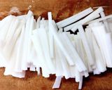 トロ旨！大根と長ネギ 玉ねぎの お味噌汁作り方1写真