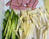 大根とキュウリのサラダ。焼肉のタレで簡単作り方1写真