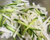 大根とキュウリのサラダ。焼肉のタレで簡単作り方2写真