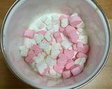 朝のフルーツ　苺とマシュマロヨーグルト作り方1写真
