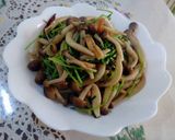 しめじと豆苗のオリーブ油炒め作り方3写真