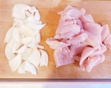めんつゆで作る♡とろーり卵の親子丼作り方1写真