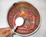 ハンバーグのトマト煮込み♪簡単トマト缶で作り方3写真
