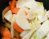 具だくさんの汁物●鶏むね肉のさつま汁作り方1写真