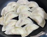 ☆ポテサラ餃子(お惣菜使用)作り方5写真